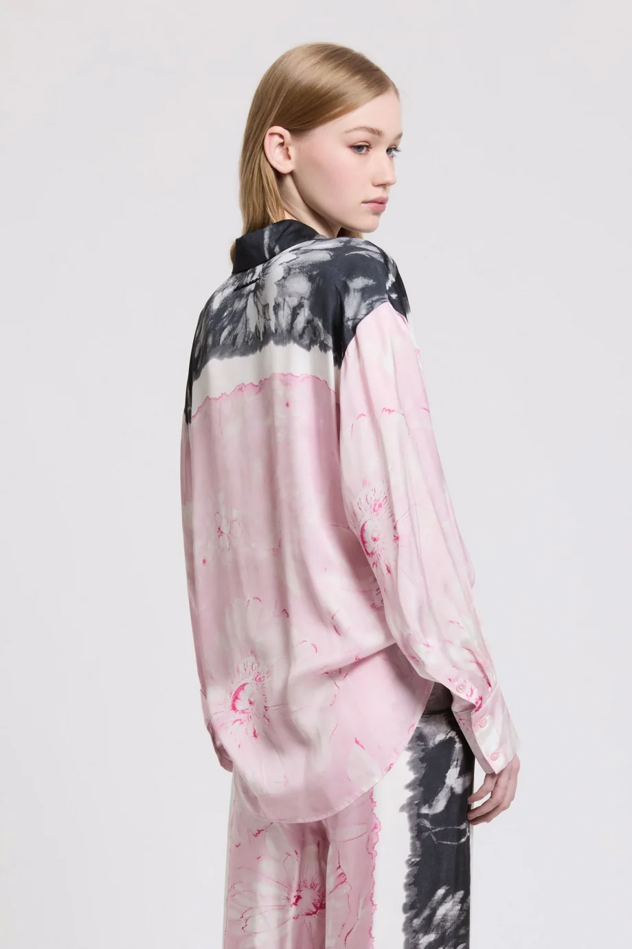 ERMANNO SCERVINO - CAMICIA IN RASO STAMPATO EFFETTO TIE&DYE - immagine 4