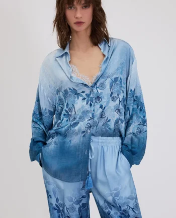 ERMANNO FIRENZE - CAMICIA IN RASO STAMPA DENIM SFUMATO CON FIORI E LOGO DIETRO